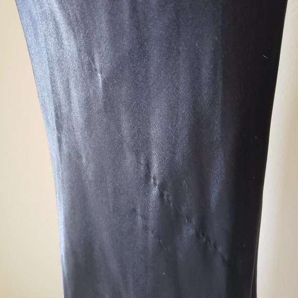 Gorgeous Black Evening/Prom Gown With Tie Back - Picture 14 of 15